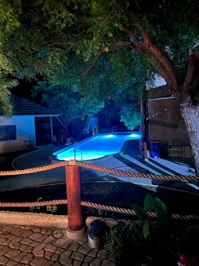 קובו Lunar Dive Resort: Bamboo Villas מראה חיצוני תמונה